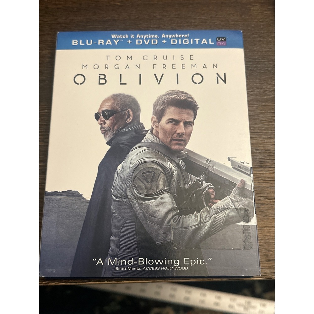 Oblivion Blu-ray DVD Tom Cruise Morgan Freeman Sci-Fi‎ Movie with Slipcover
